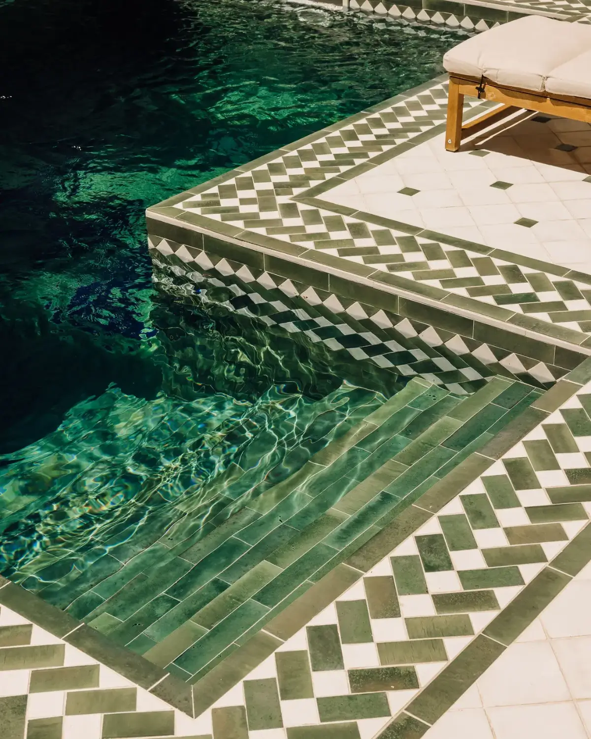 An Art Deco Villa with a Moroccan-Inspired Garden in Portugal 20 swimming pool detail
