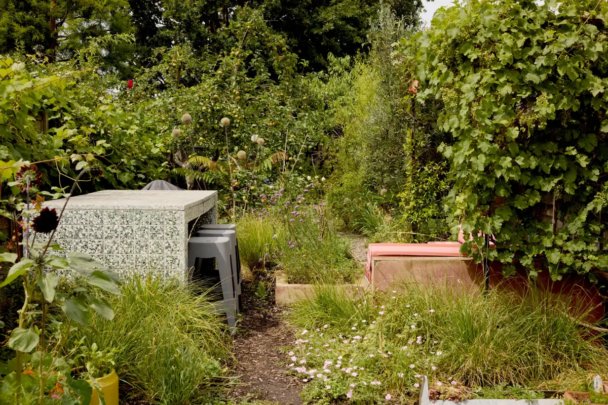 A Victorian Home with a Rich Color Palette and a Lush Garden 27 wild london garden