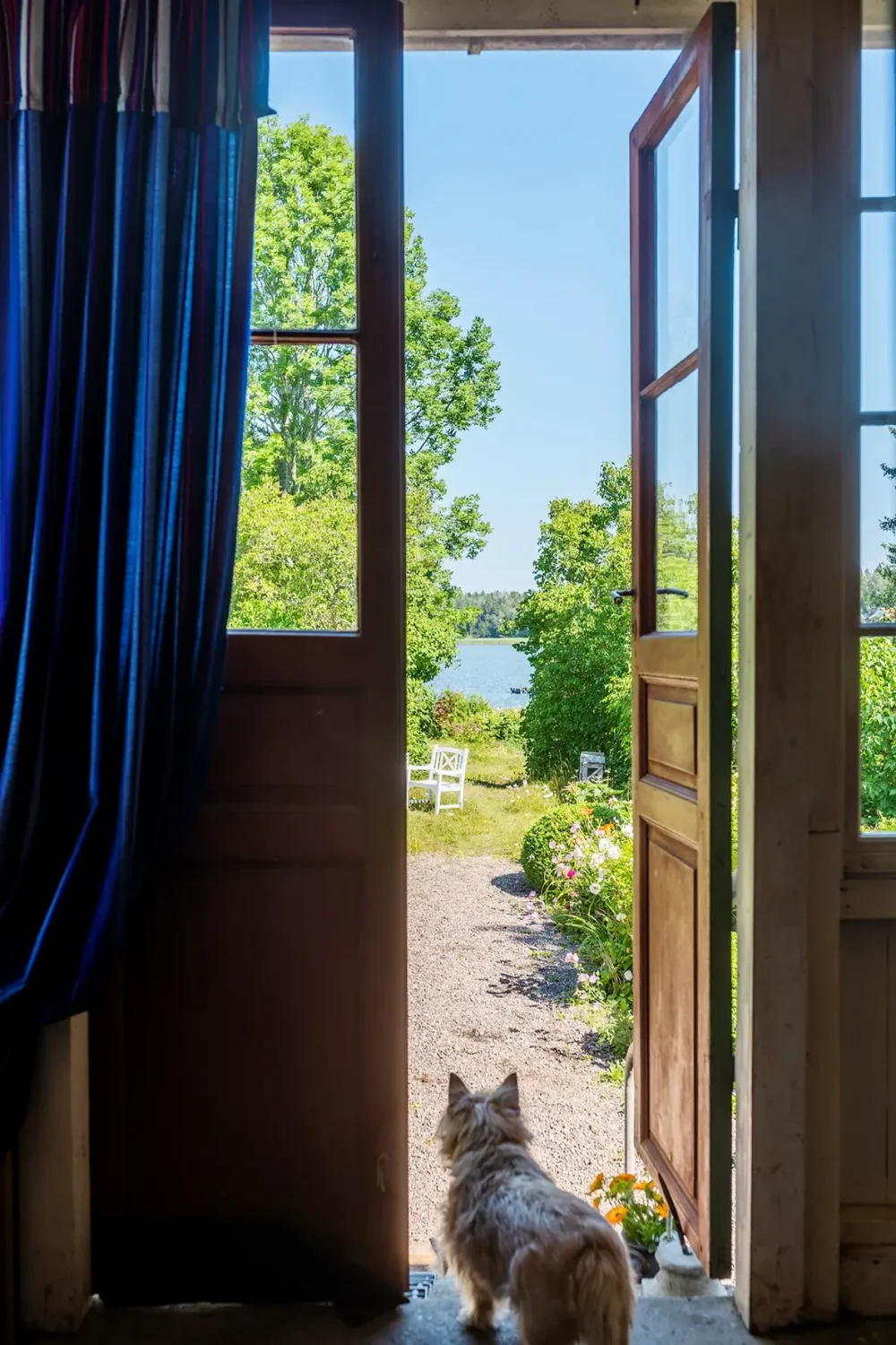 A Historic Lakeside Summer House in the Stockholm Archipelago 24 wooden front door