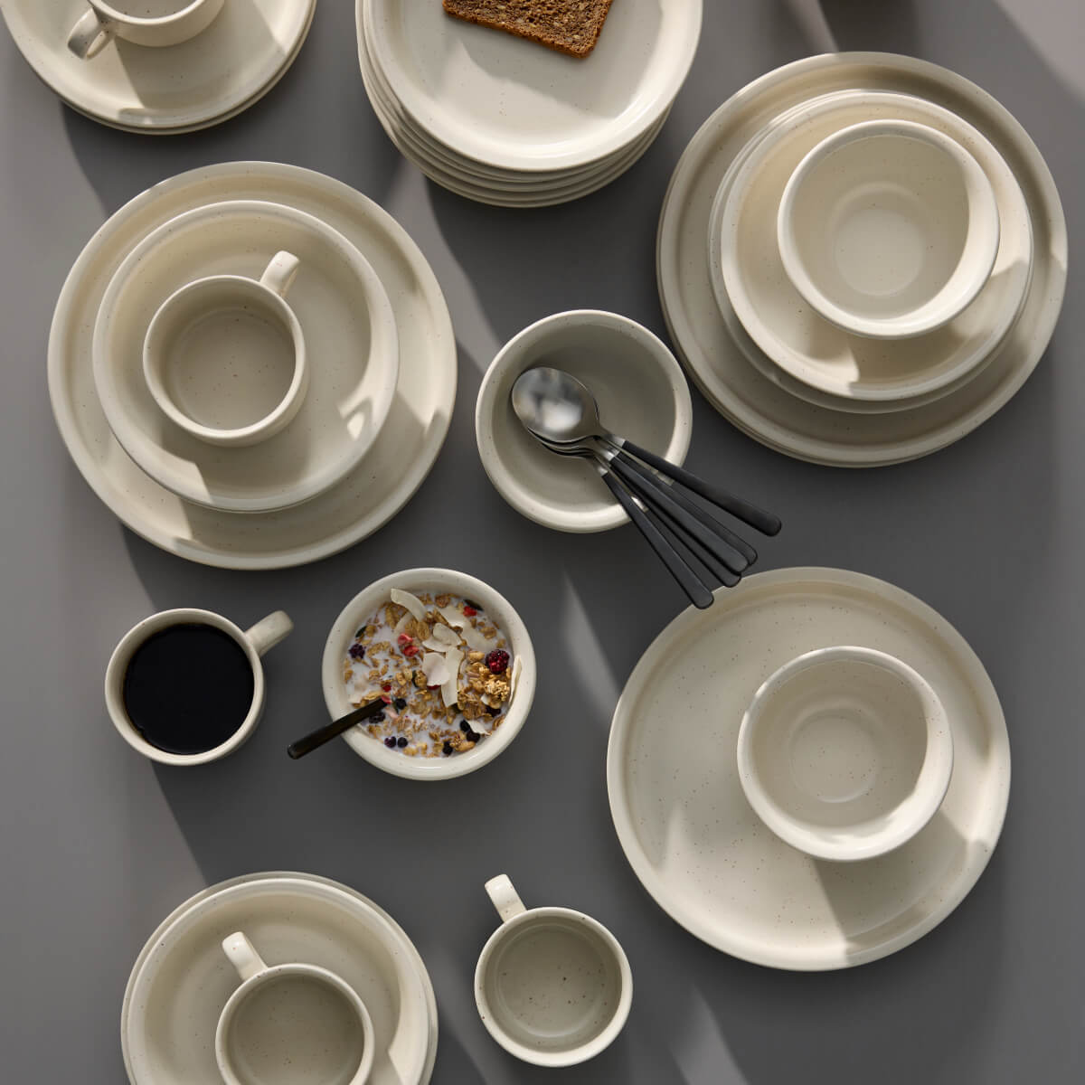 New IKEA Collection October 2025: Instant Traditional 29 IKEA_DAGGASTER_porslin_PH206017