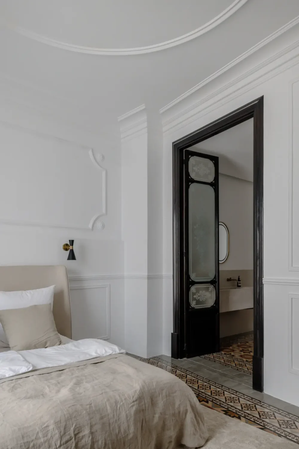 A 19th-Century Mallorcan Townhouse Restored by &TEMPEL 12 Palazzo-Bartomeu-bedroom-en-suite-nordroom