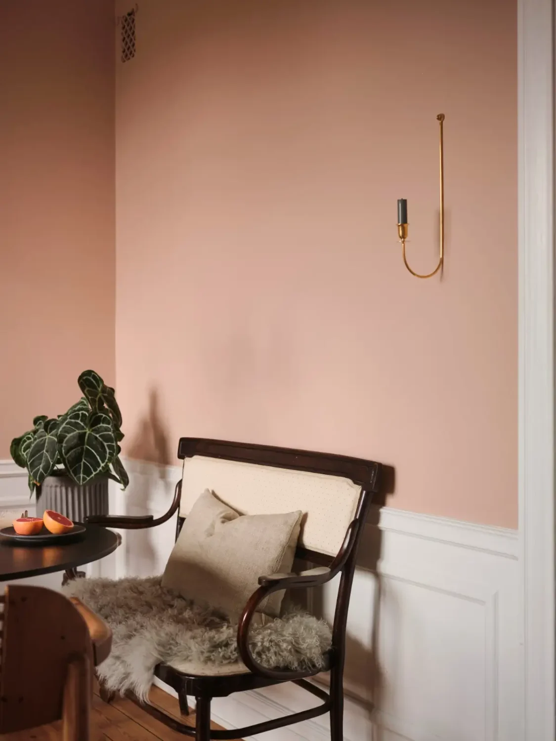 Warm Pink Walls and a Glass Room Divider in a Small Stockholm Apartment 5 antique bench