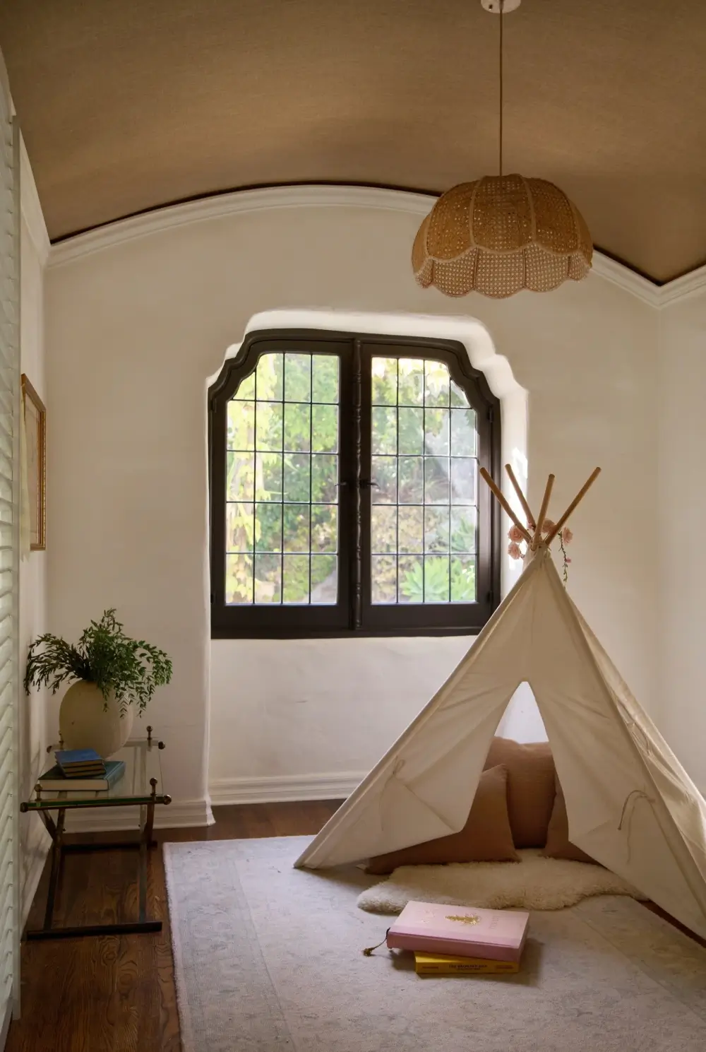 Aaron Paul Lists Spanish-Style Los Feliz Home with a Celebrity History 25 breaking-bad-actor-aaron-paul-spanish-style-los-feliz-home-for-sale