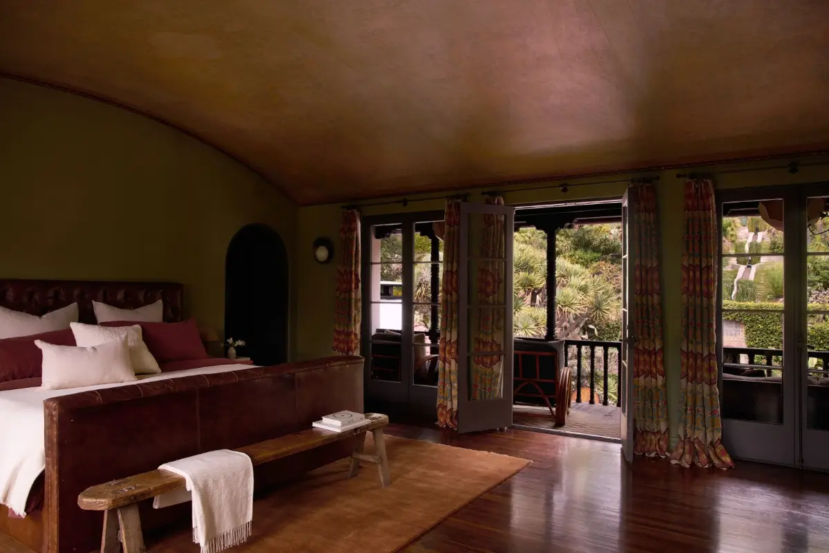 Aaron Paul Lists Spanish-Style Los Feliz Home with a Celebrity History 23 breaking-bad-actor-aaron-paul-spanish-style-los-feliz-home-for-sale