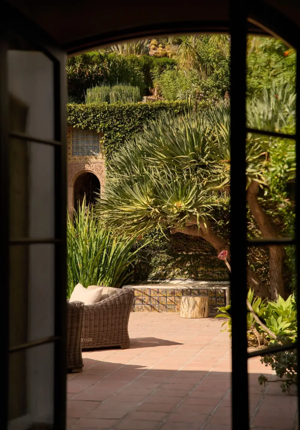 Aaron Paul Lists Spanish-Style Los Feliz Home with a Celebrity History 9 breaking-bad-actor-aaron-paul-spanish-style-los-feliz-home-for-sale