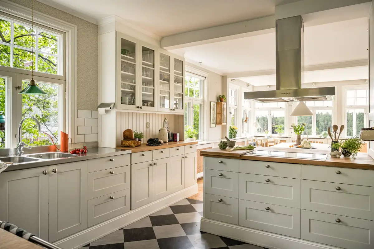A Cozy Early 20th-Century Home with Views of Lake Mälaren in Sweden 2 c