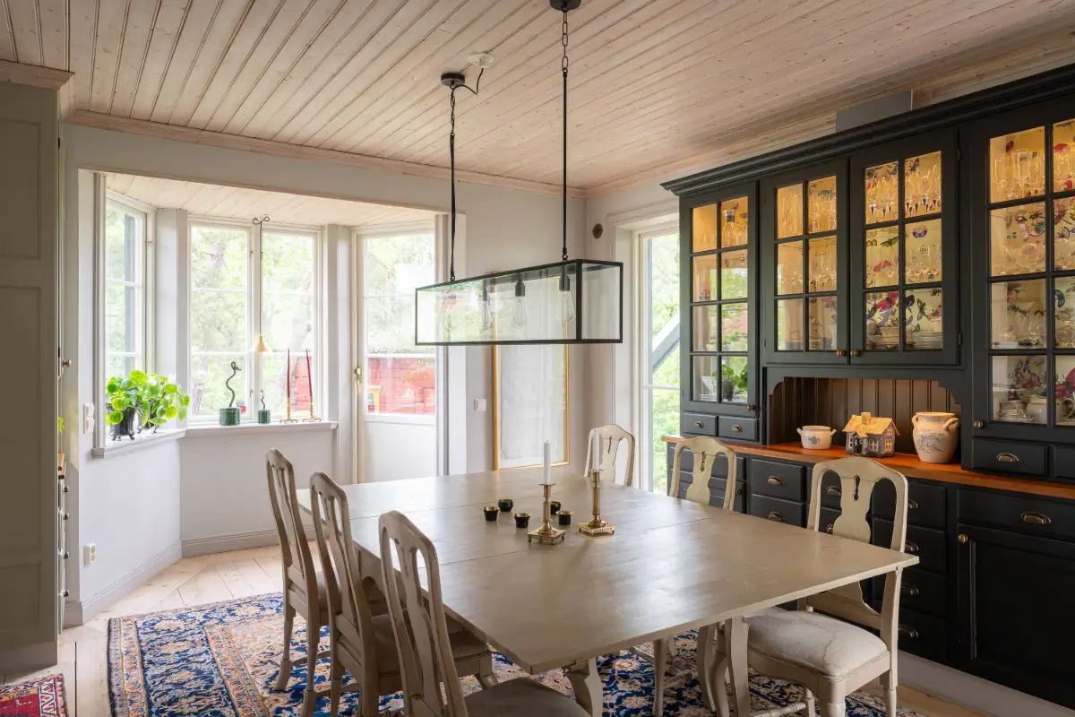 A Beautiful Swedish Villa with a Charming Tower Room 7 green-villa-tower-room-stockholm-Bengt-Wiberg-nordroom18