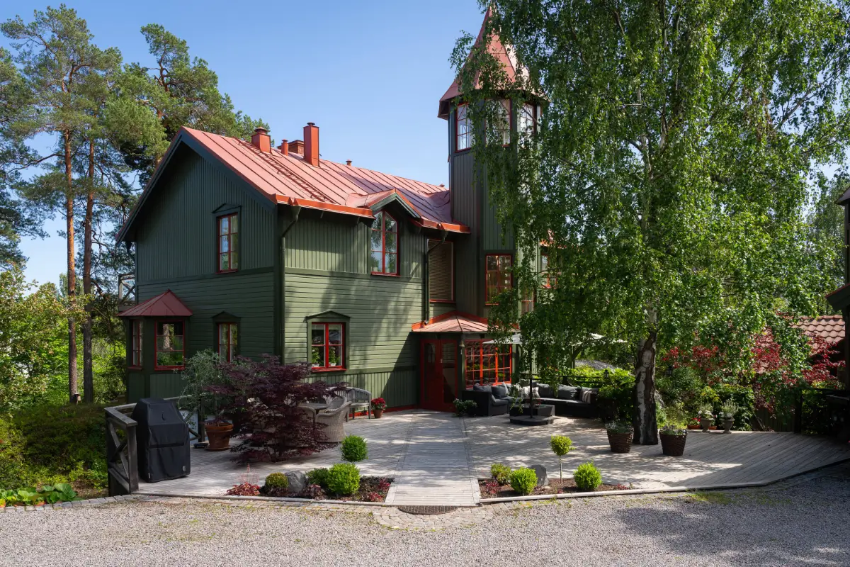 A Beautiful Swedish Villa with a Charming Tower Room 17 green-villa-tower-room-stockholm-Bengt-Wiberg-nordroom23