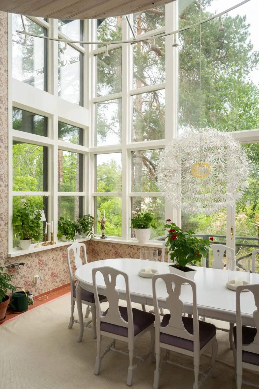 A Beautiful Swedish Villa with a Charming Tower Room 4 green-villa-tower-room-stockholm-Bengt-Wiberg-nordroom25