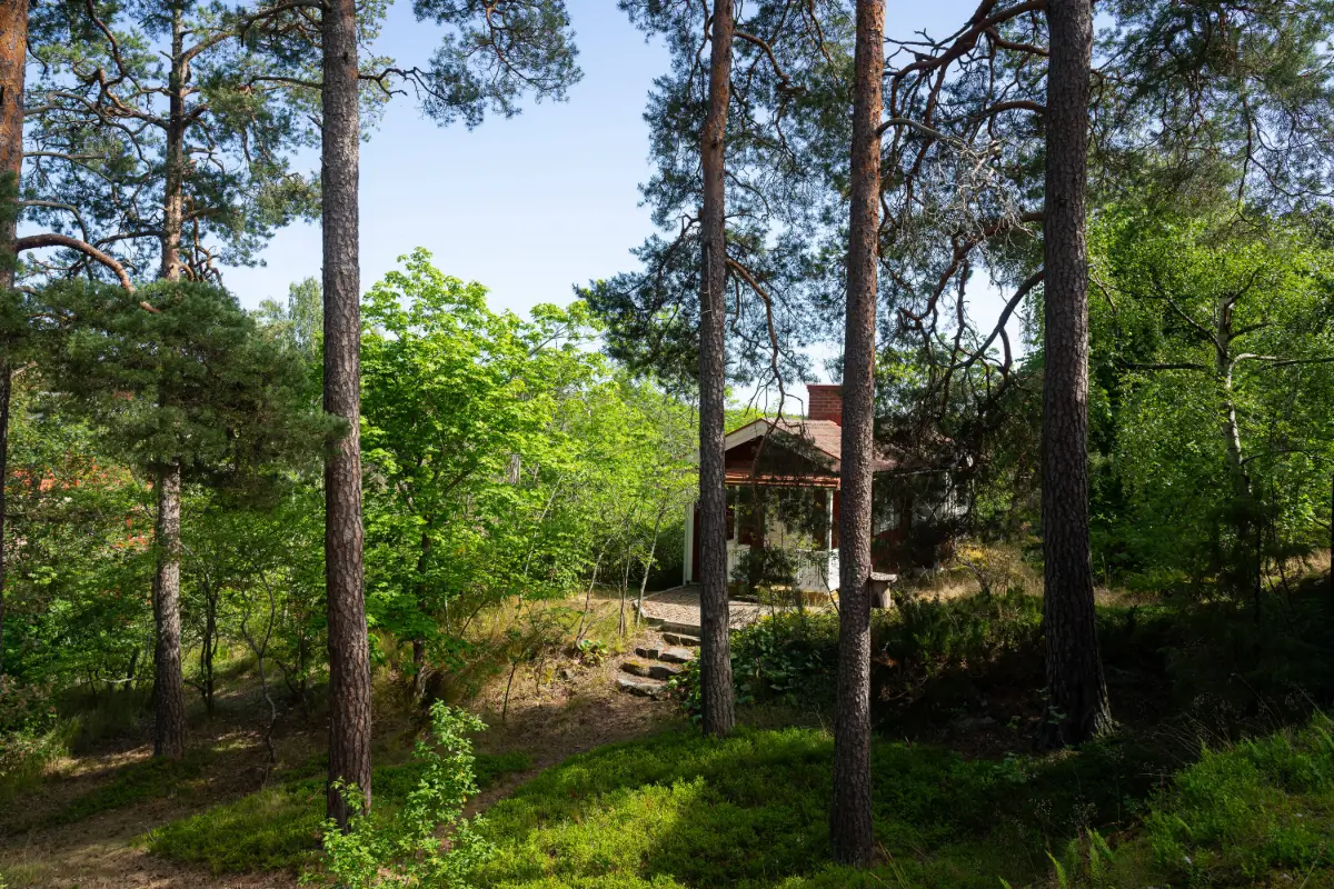 A Beautiful Swedish Villa with a Charming Tower Room 20 green-villa-tower-room-stockholm-Bengt-Wiberg-nordroom3
