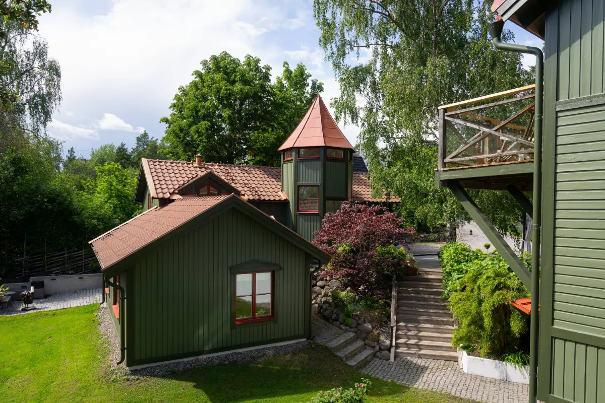 A Beautiful Swedish Villa with a Charming Tower Room 26 green-villa-tower-room-stockholm-Bengt-Wiberg-nordroom7