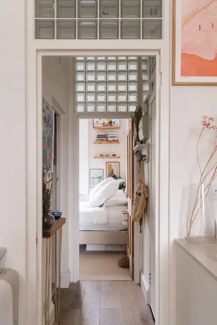 A Bright and Cozy One-Bedroom Apartment in London 9 hall