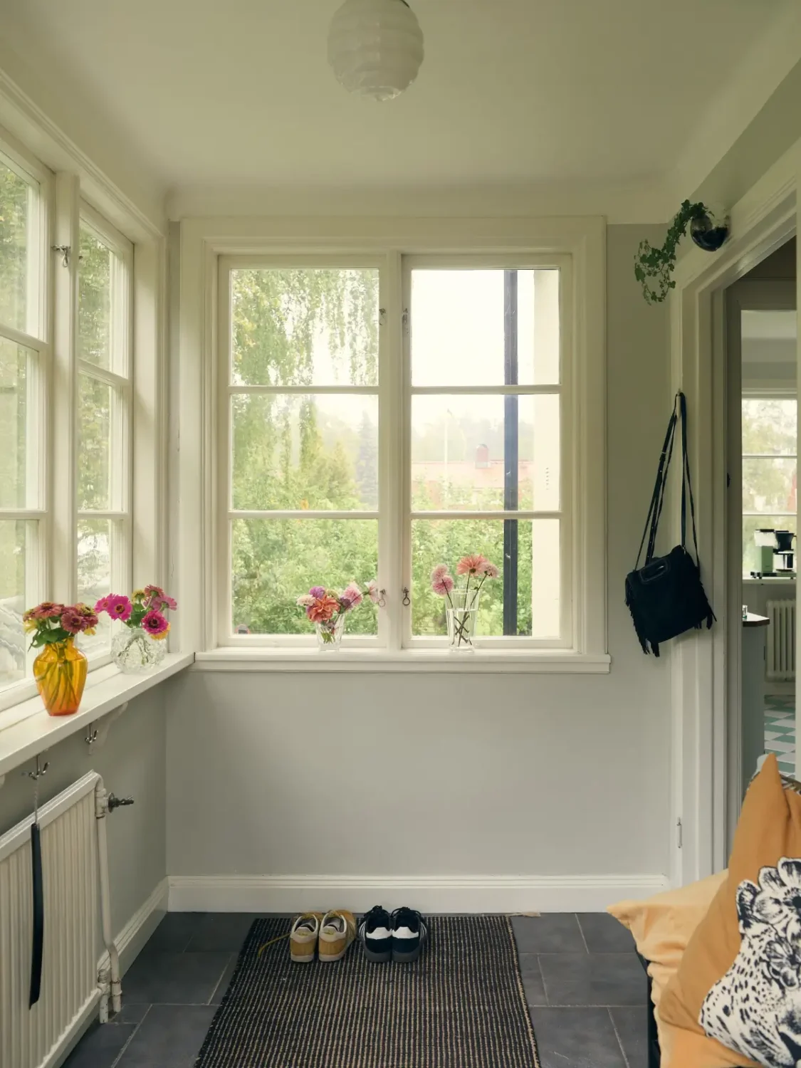 A Cheerful Color Palette in an Early 20th Century Villa in Stockholm 18 hall