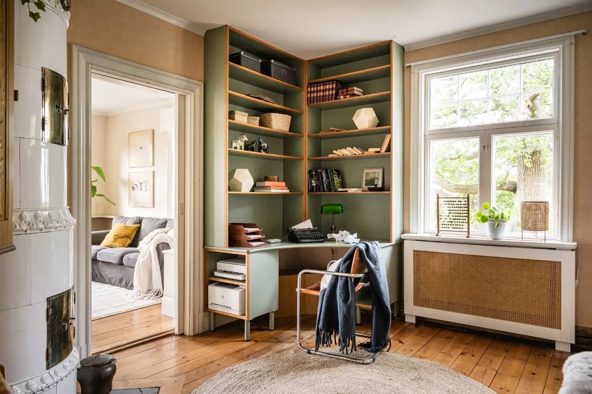 A Cozy Early 20th-Century Home with Views of Lake Mälaren in Sweden 15 home office corner desk