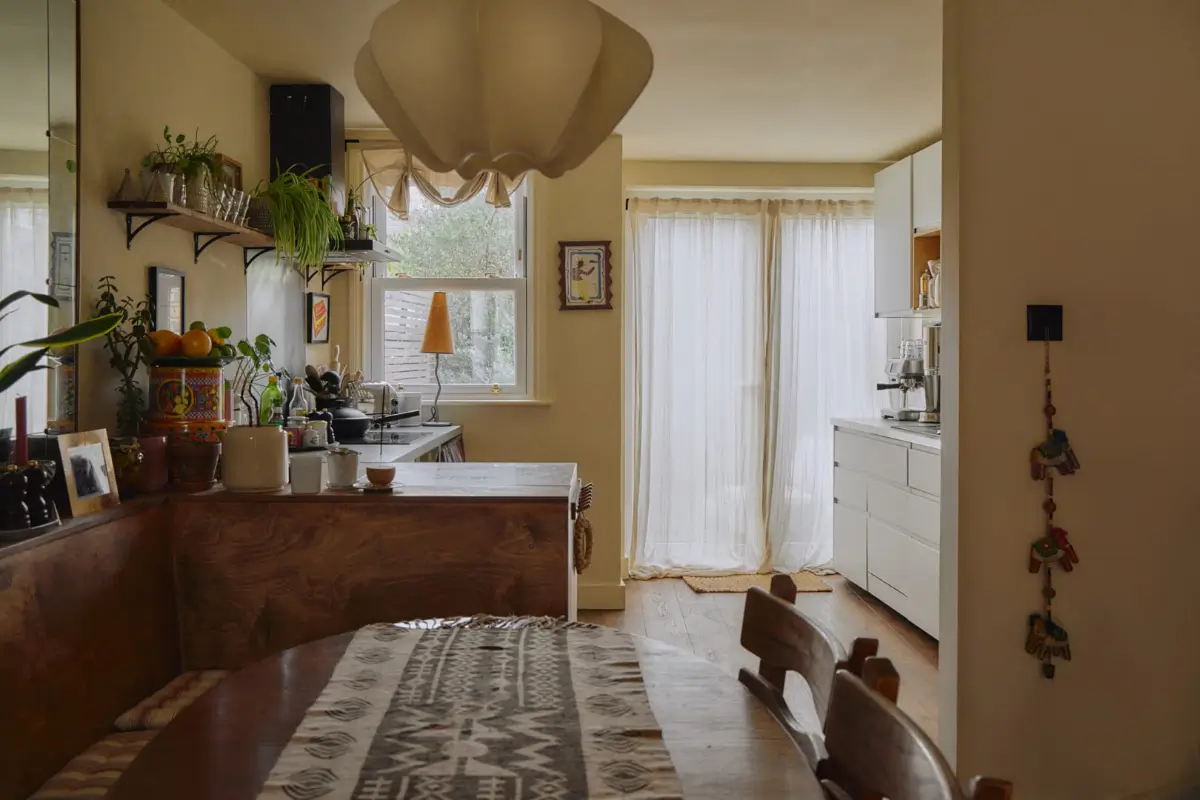 Modern Craftsmanship and Historic Charm in a London Home 5 kitchen dining space