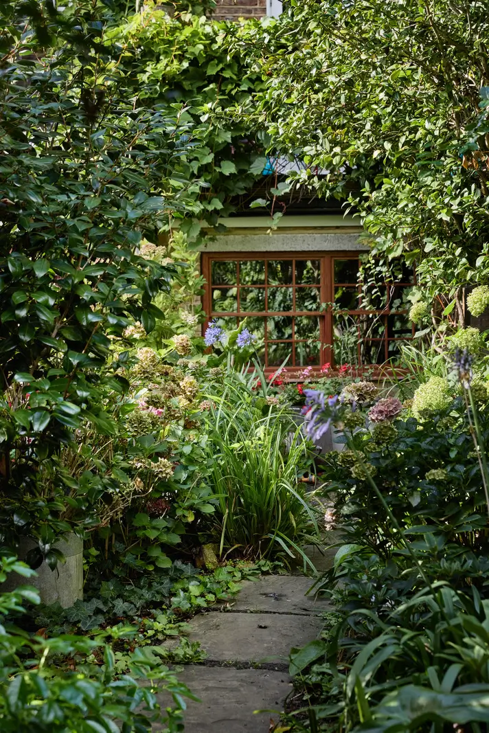 Best of 2025: Balconies and Gardens 22 lush garden