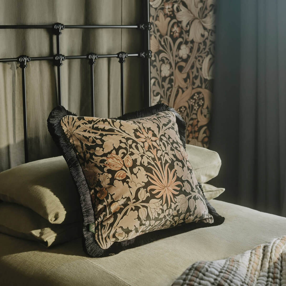 House of Hackney Autumn/Winter Collection Is Inspired by William Morris 29 nordroom-house-of-hackney-autum-winter25-collection-cushion_hyacinth_noir