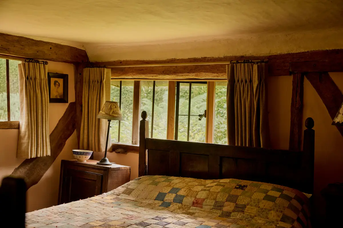 An English Cottage with Historic Character and a Charming Garden 21 palm-cottage16