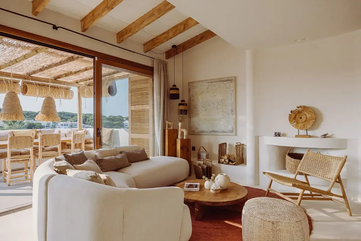 An Eco-Renovated Villa with Sea Views in Menorca 1 c