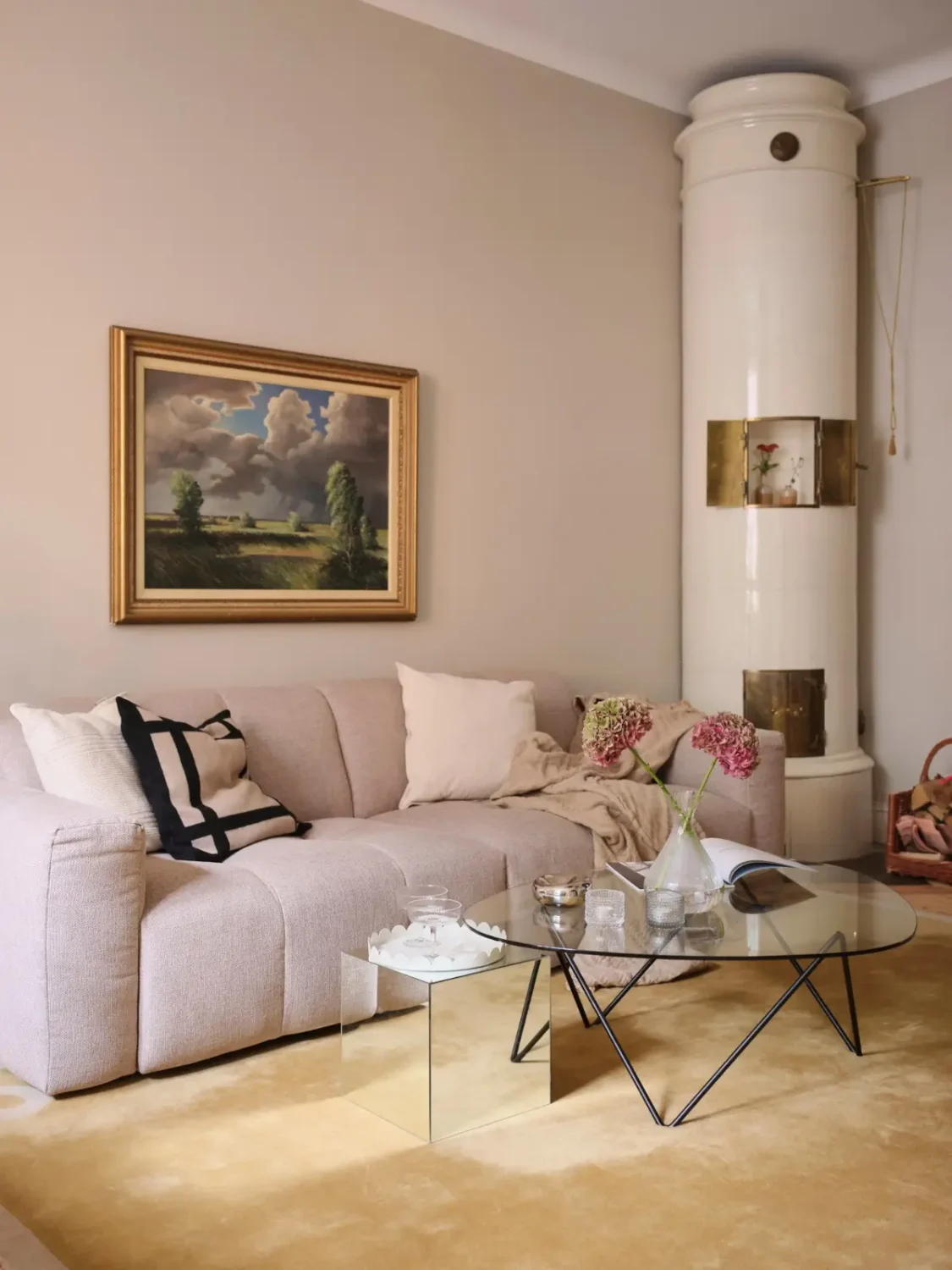 A Serene, Light-Colored Scandinavian Apartment 10 serene-light-scandinavian-apartment-nordroom27