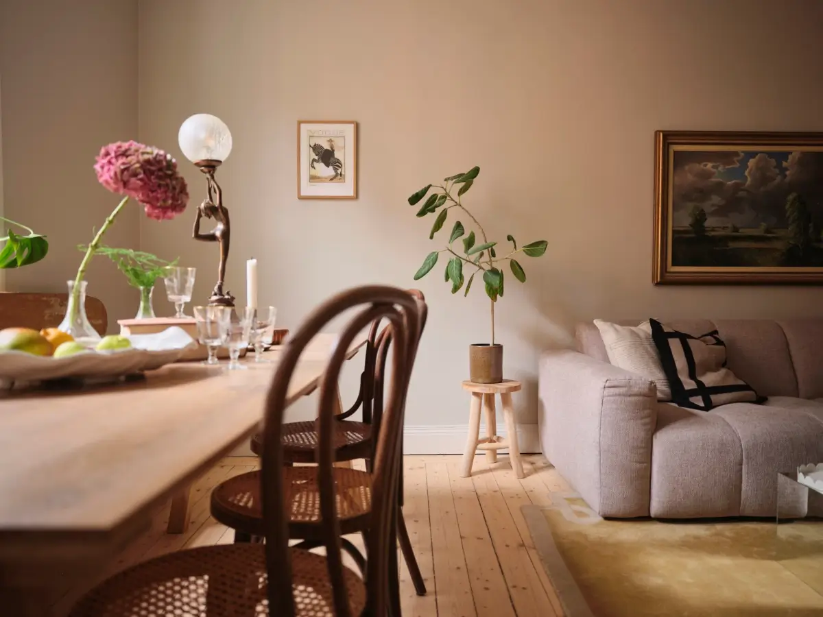 A Serene, Light-Colored Scandinavian Apartment 3 serene-light-scandinavian-apartment-nordroom31