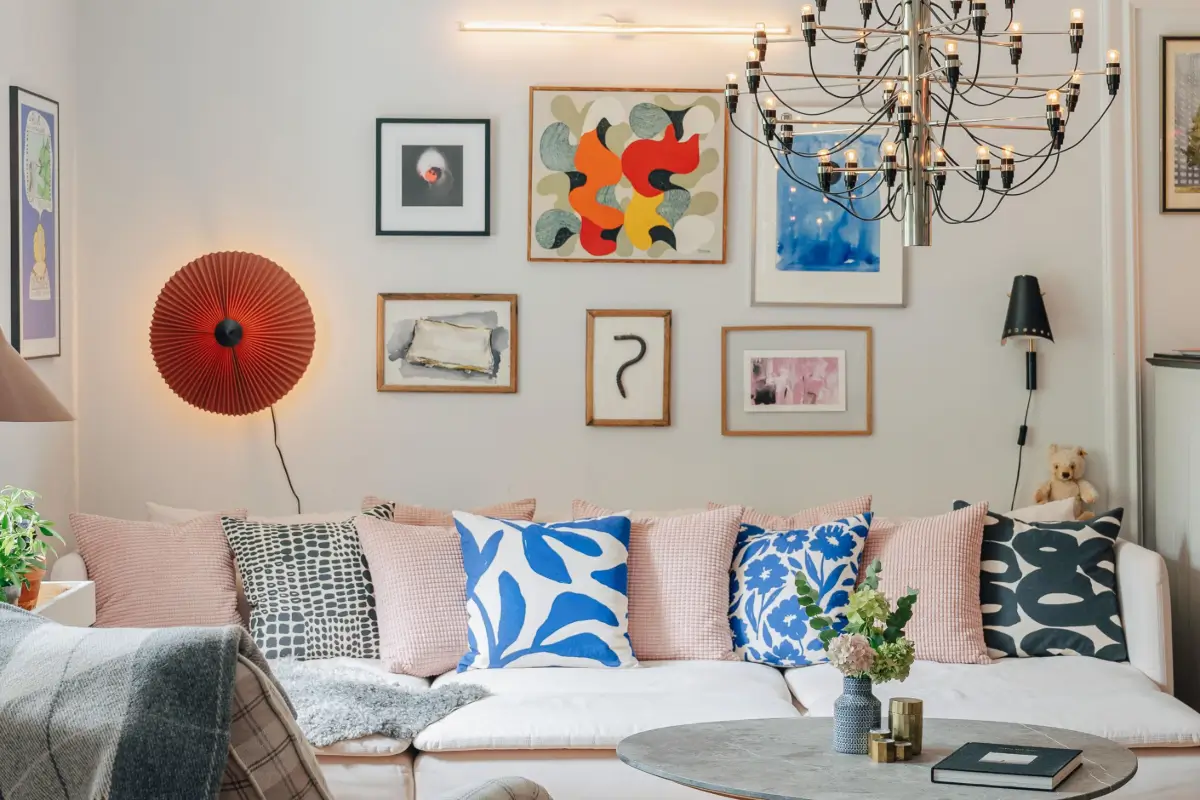 A Scandi Apartment with Bright Color Pops and a Beautiful Courtyard Terrace 4 soder23