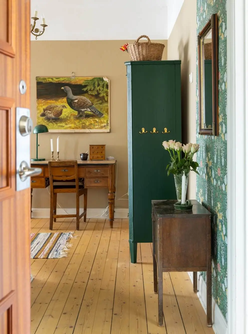 Warm Tones, Antiques, and Period Features in a Swedish Studio Apartment 11 spacious hall home office antique desk