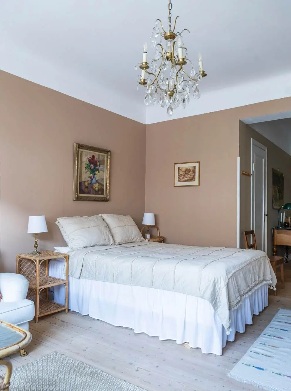 Warm Tones, Antiques, and Period Features in a Swedish Studio Apartment 7 studio apartment Warm Tones, Antiques, and Period Features in a Swedish Studio Apartment