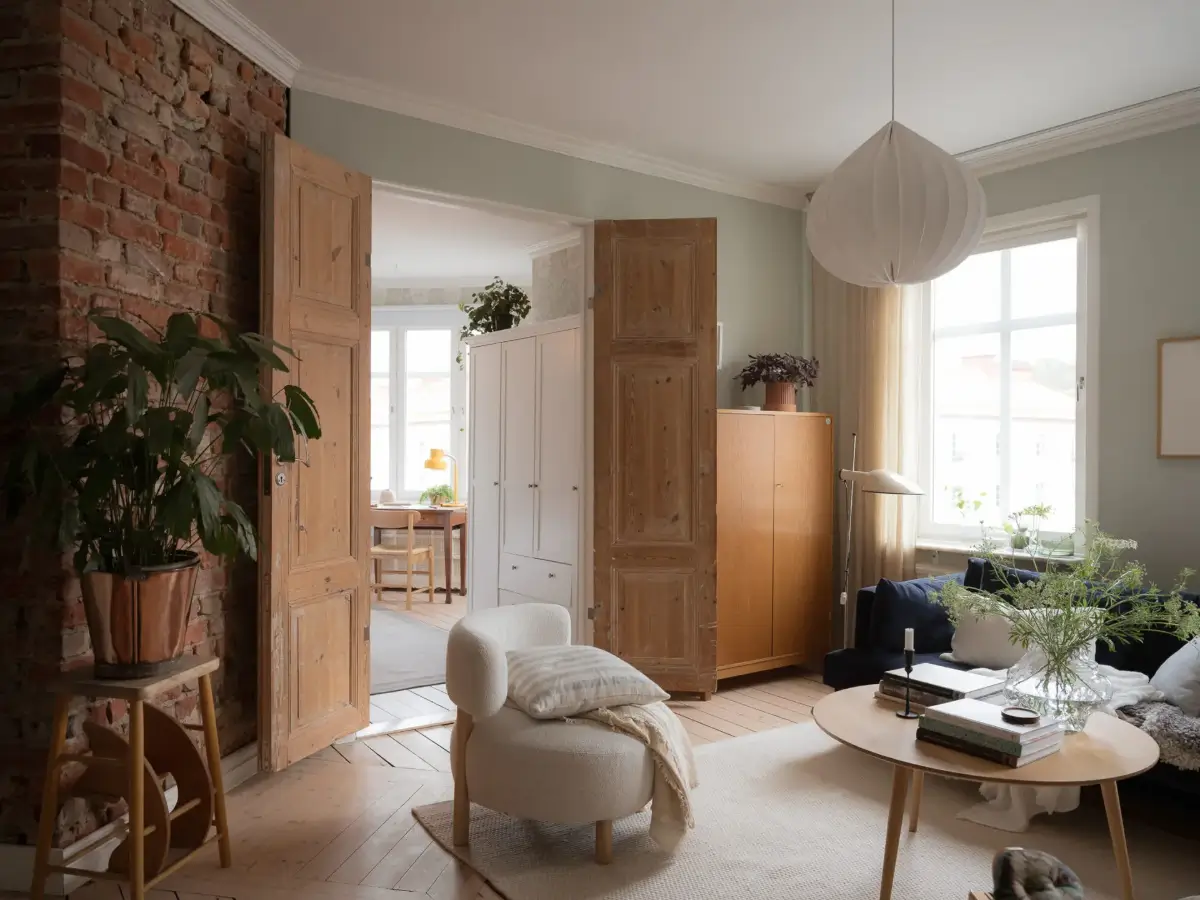 A Cozy Apartment with Exposed Brick and Period Details 1 c