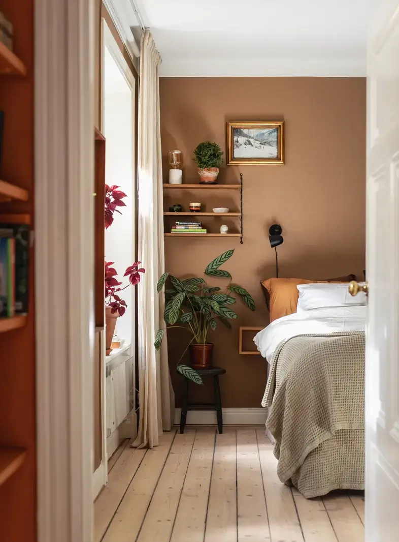 Best of 2025: Bedrooms 3 terracotta-colored bedroom wooden floor