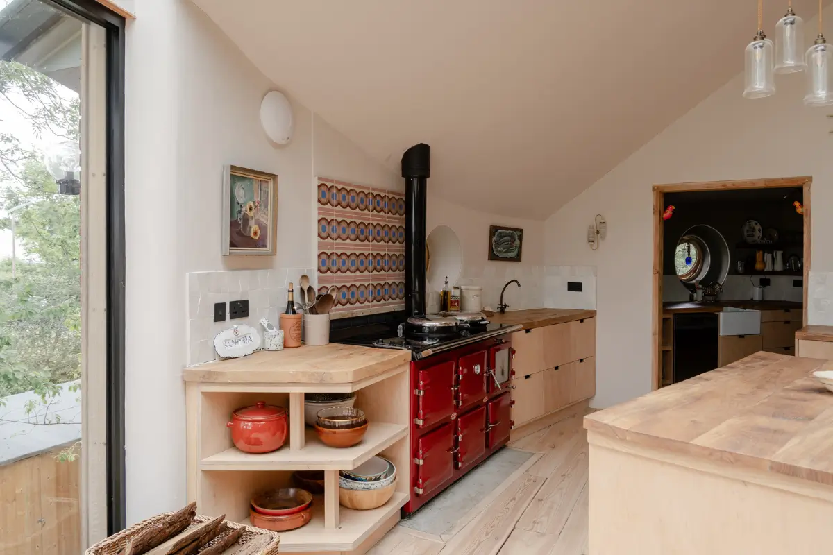 The Roundhouse: A Sustainable Five-Bedroom House in the Hertfordshire Countryside 13 the roundhouse england21