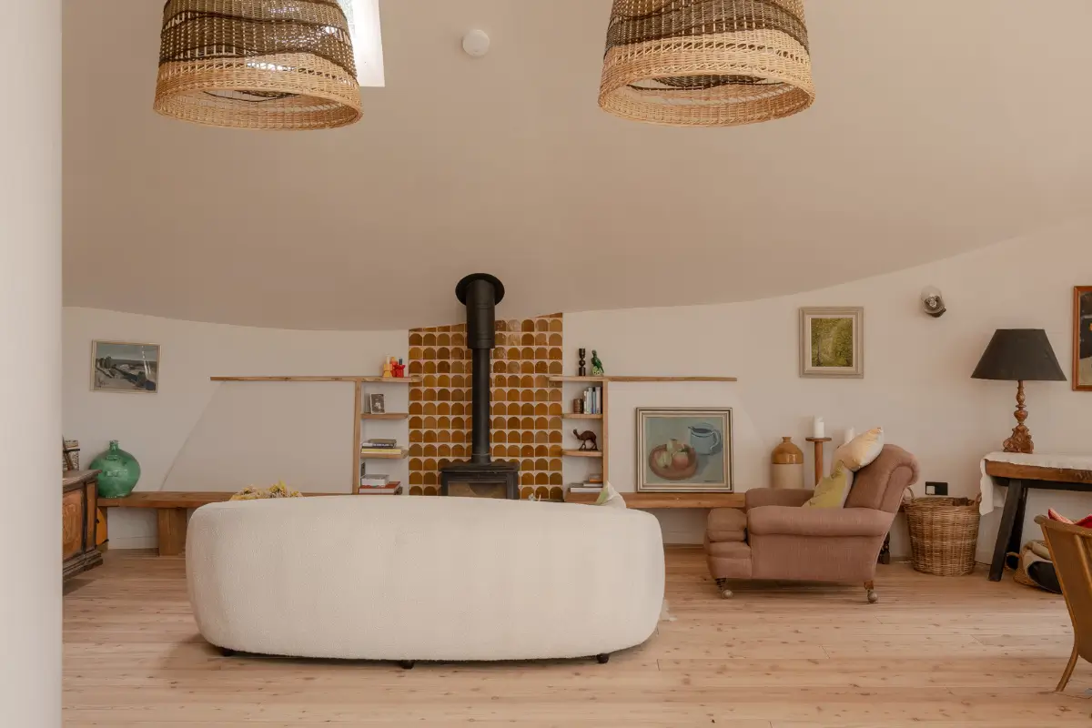 The Roundhouse: A Sustainable Five-Bedroom House in the Hertfordshire Countryside 15 the roundhouse england22