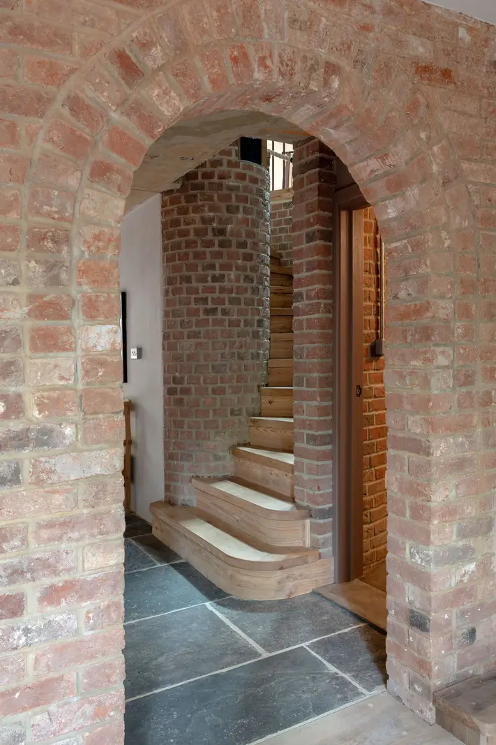 The Roundhouse: A Sustainable Five-Bedroom House in the Hertfordshire Countryside 30 the roundhouse england6