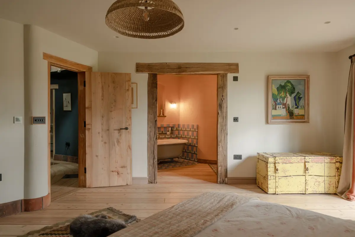 The Roundhouse: A Sustainable Five-Bedroom House in the Hertfordshire Countryside 19 the roundhouse england9