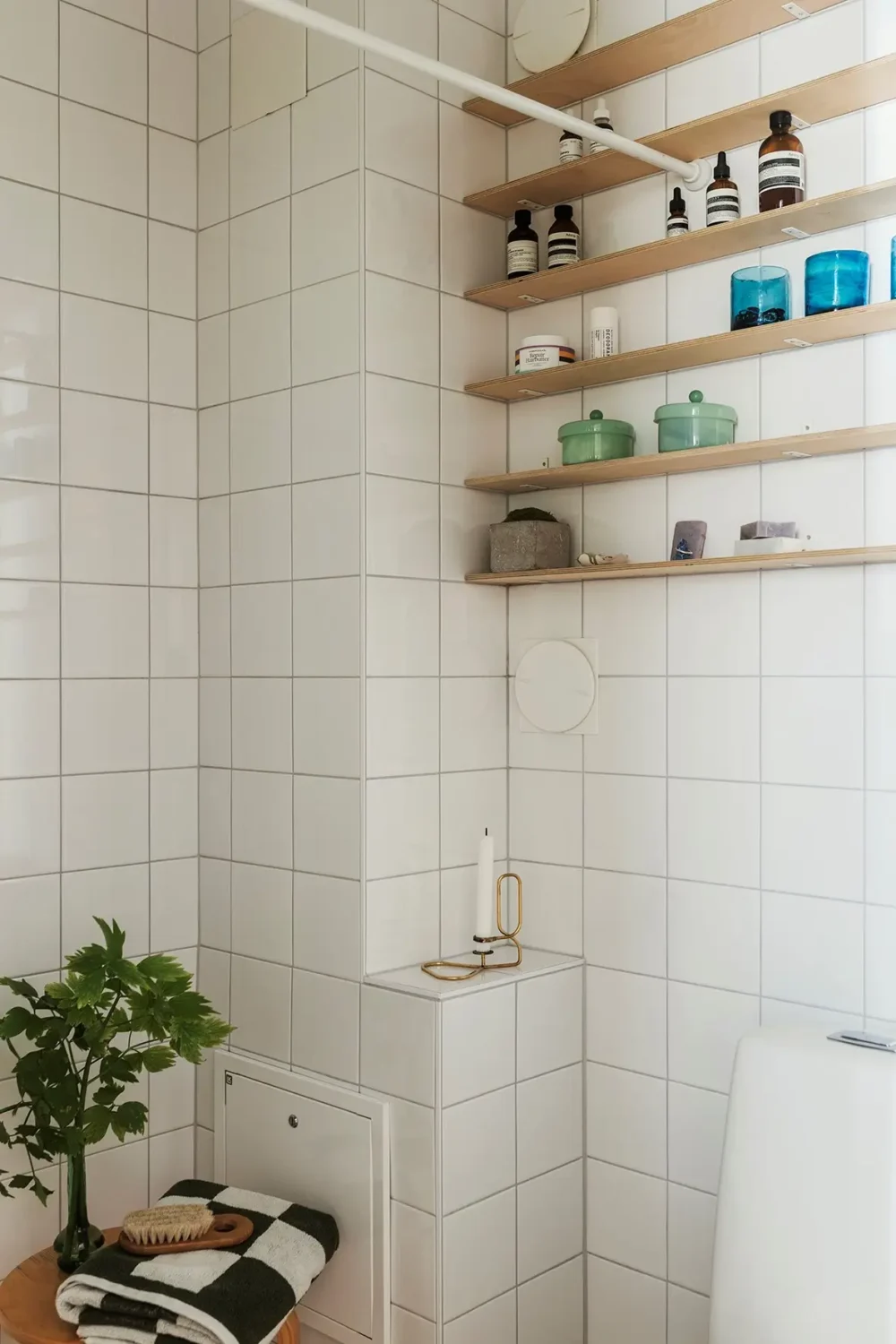 A Charming Swedish Courtyard Apartment Filled with Art 23 c