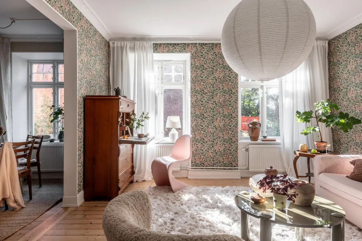William Morris Wallpapers and Period Features in a Gothenburg Apartment 2 antique writing table living room