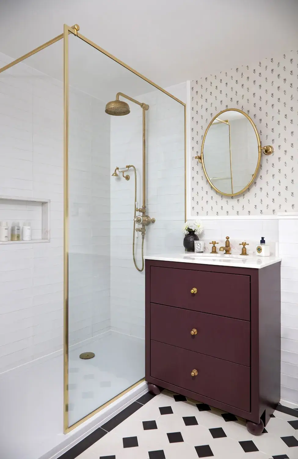 A Notting Hill Duplex Pairs Art and Victorian Architecture 17 bathroom-aubergine-vanity-brass-fittings