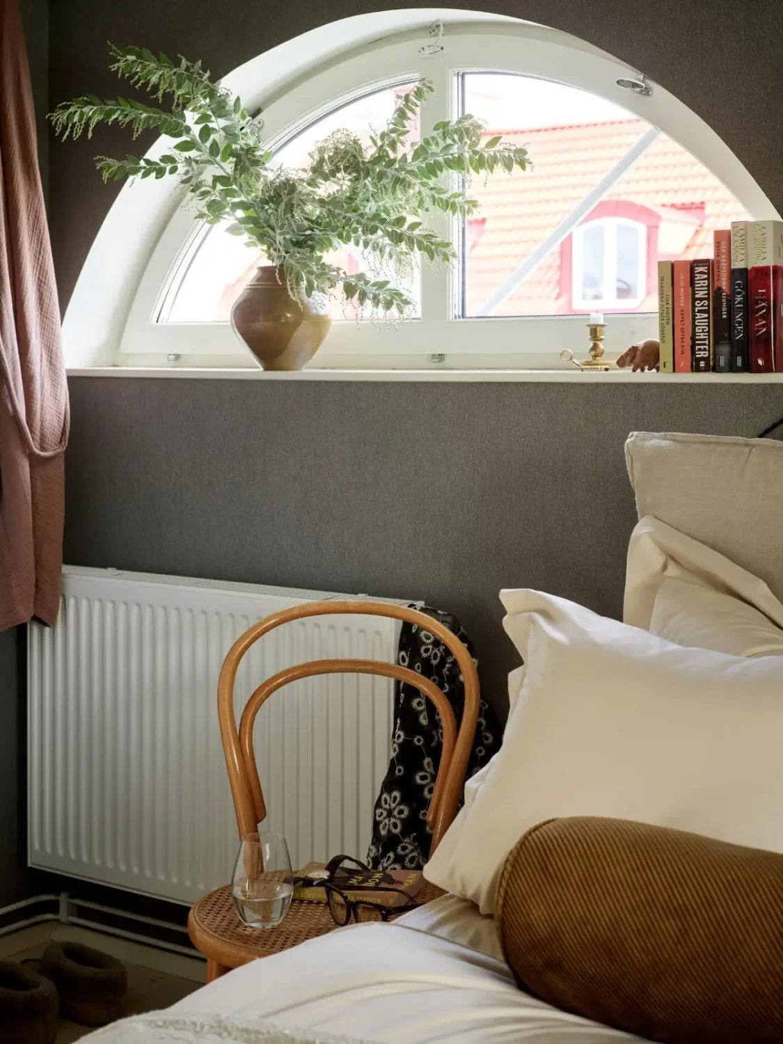 Gray Tones and High Ceilings in a Cozy Swedish Duplex Apartment 13 bedroom detail