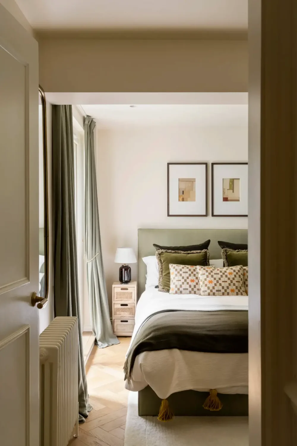 A Notting Hill Duplex Pairs Art and Victorian Architecture 14 bedroom-green-color-accents