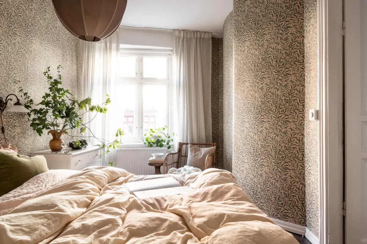 William Morris Wallpapers and Period Features in a Gothenburg Apartment 22 bedroom large window william morris wallpaper