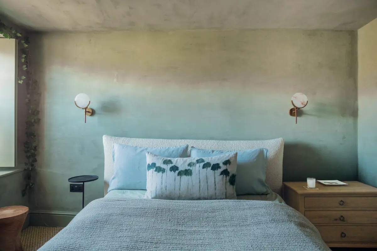Lime Paint and Cozy Rooms in a Charming English Cottage 21 bedroom plaster walls
