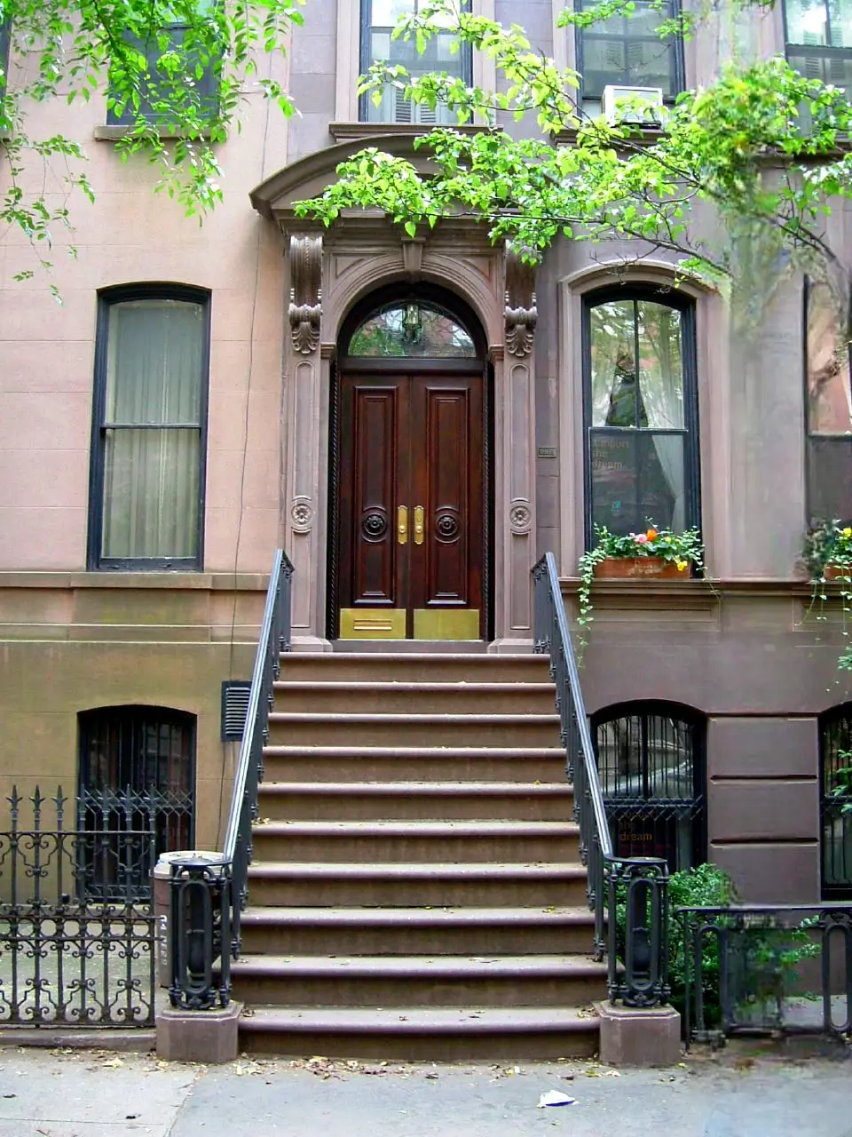 10 Affordable U.S. Cities to Live Alone in 2026, According to the Carrie Bradshaw Index 1 carrie bradshaw house sex and the city 10 Affordable U.S. Cities to Live Alone in 2026, According to the Carrie Bradshaw Index