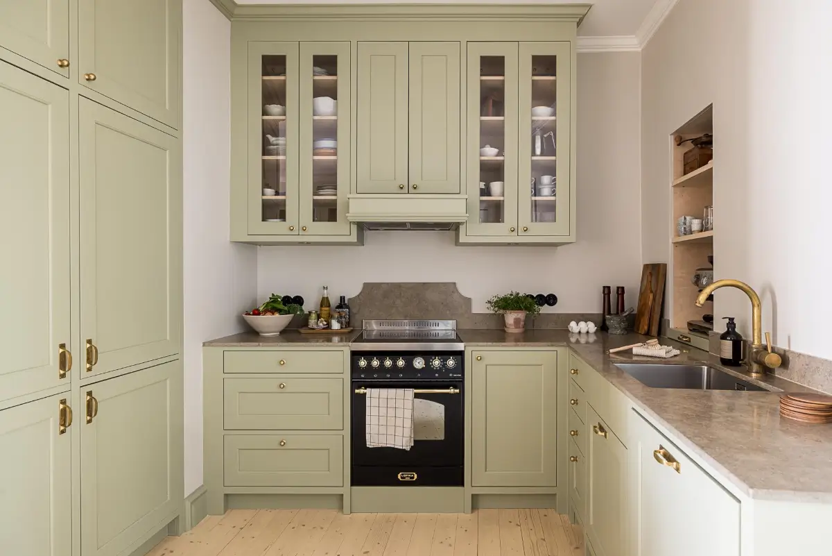 A Classic Renovated Apartment with a Social Light Green Kitchen 24 classic light green kitchen