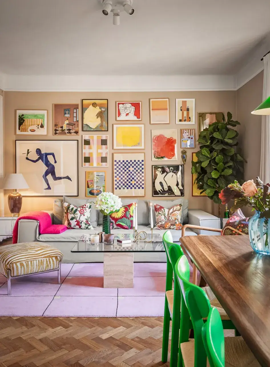 A Colorful Studio Apartment with Gucci Wallpaper 3 colorful gallery wall studio apartment stockholm A Colorful Studio Apartment with Gucci Wallpaper