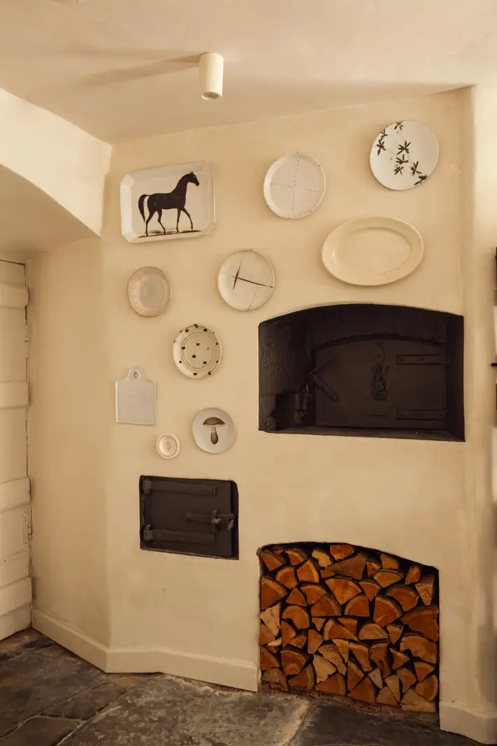 Lime Paint and Cozy Rooms in a Charming English Cottage 8 c