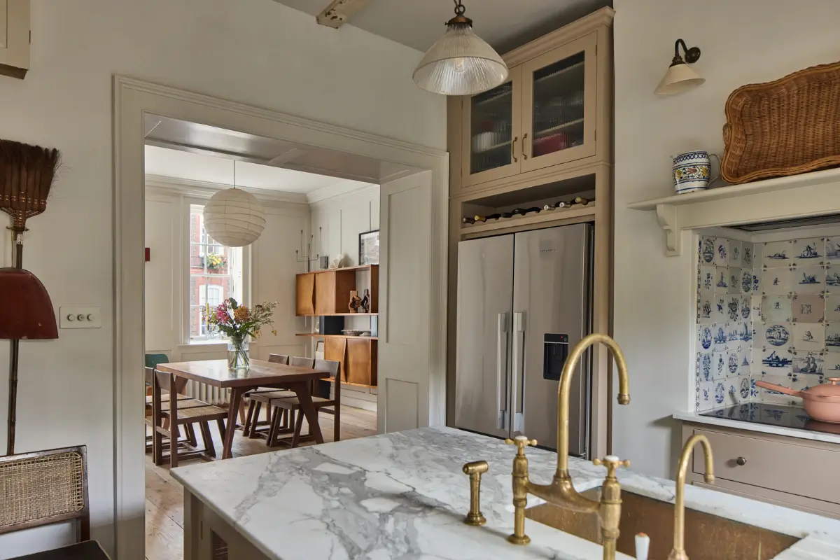 A deVOL Kitchen in a Beautiful Restored Georgian Townhouse in London 1 devol kitchen marble top delft blue backsplash tiles nordroom