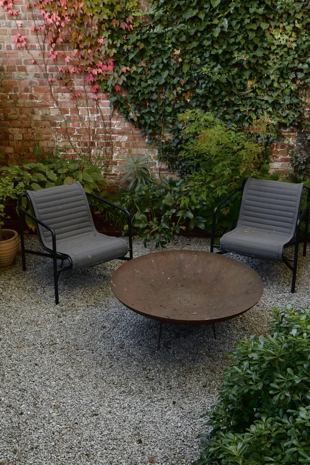 A Beautiful Victorian Townhouse Reimagined for Modern Living 22 gravel patio