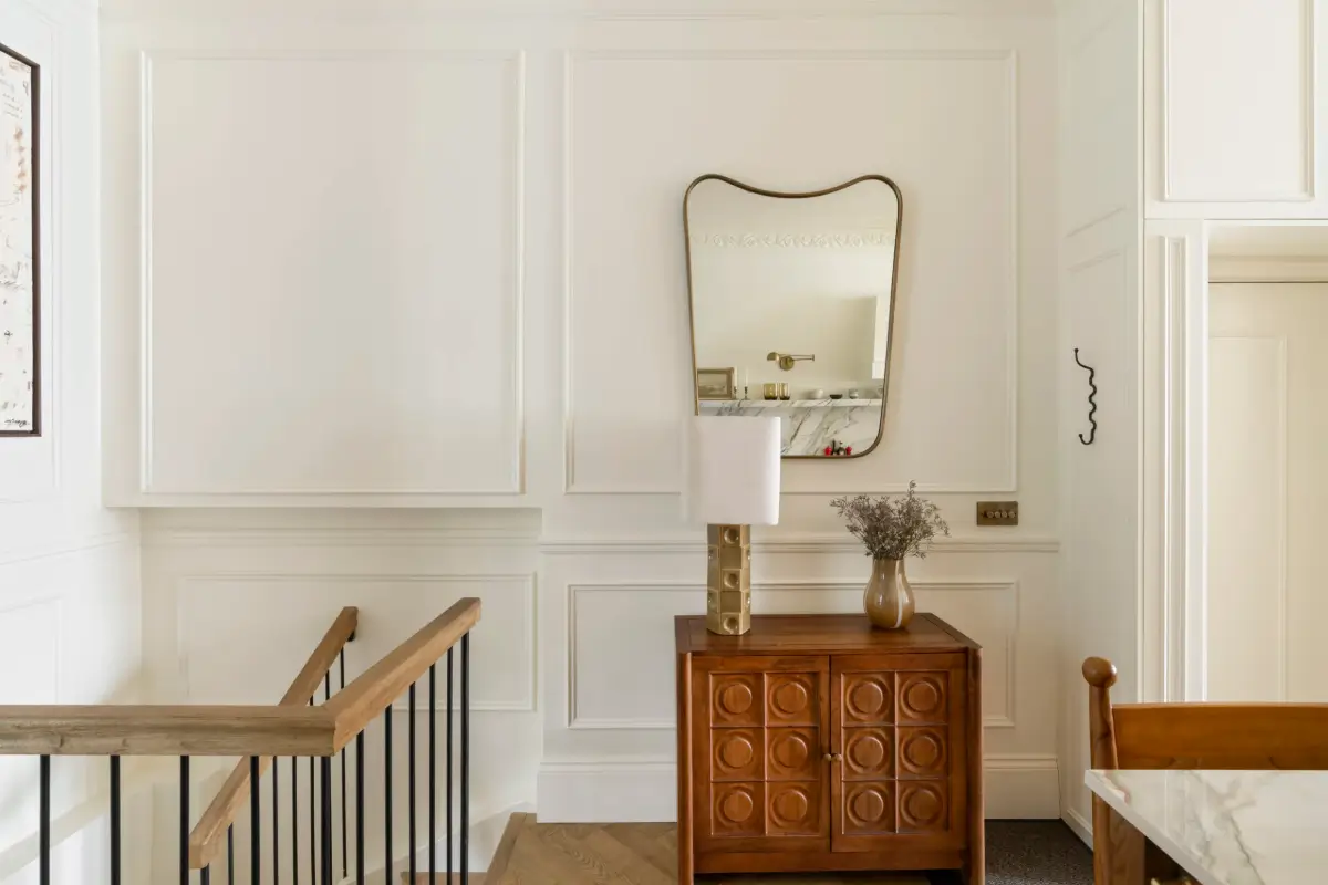 A Notting Hill Duplex Pairs Art and Victorian Architecture 10 hall