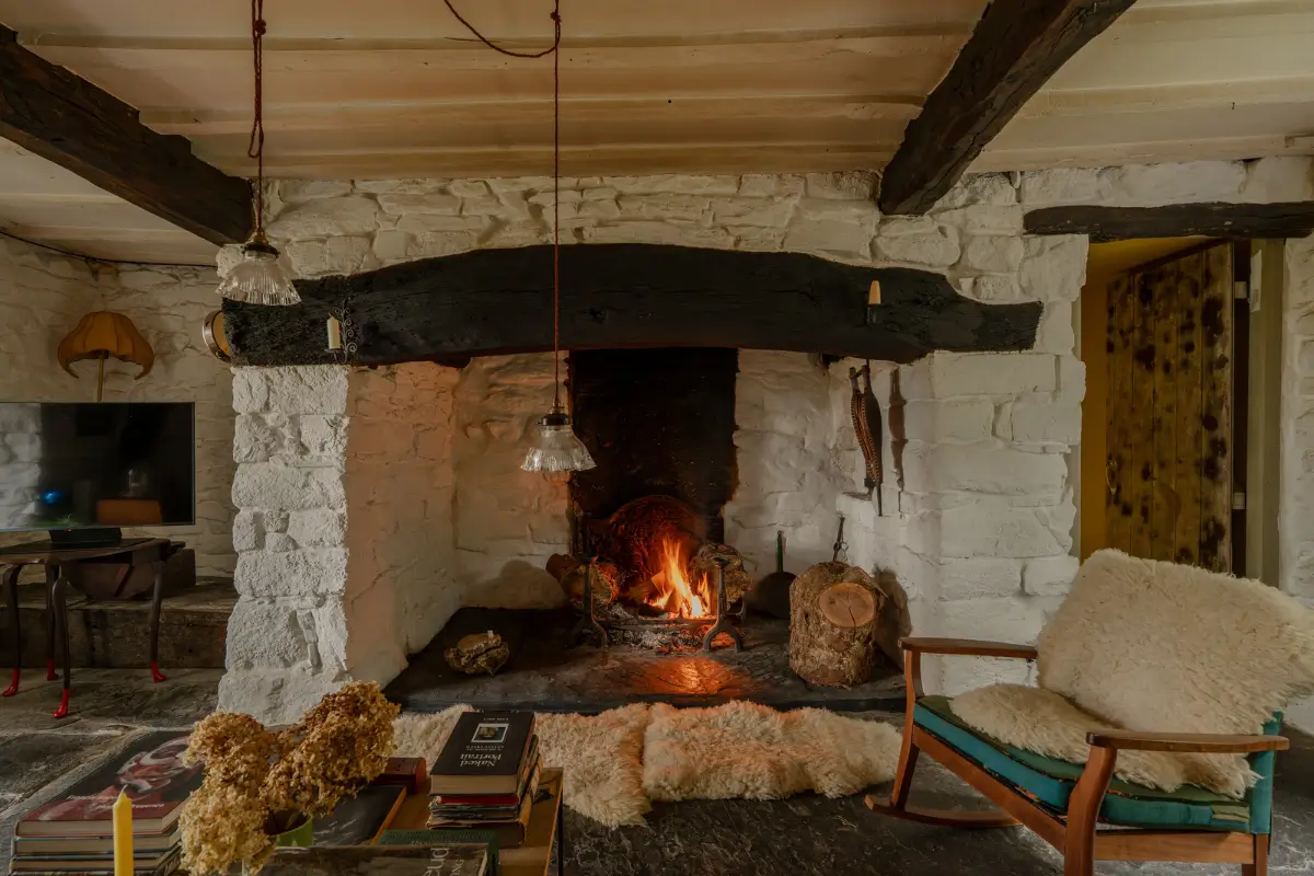 A Restored Welsh Longhouse Where Centuries of Craft Meet Contemporary Calm 3 historic-farmhouse-wales20