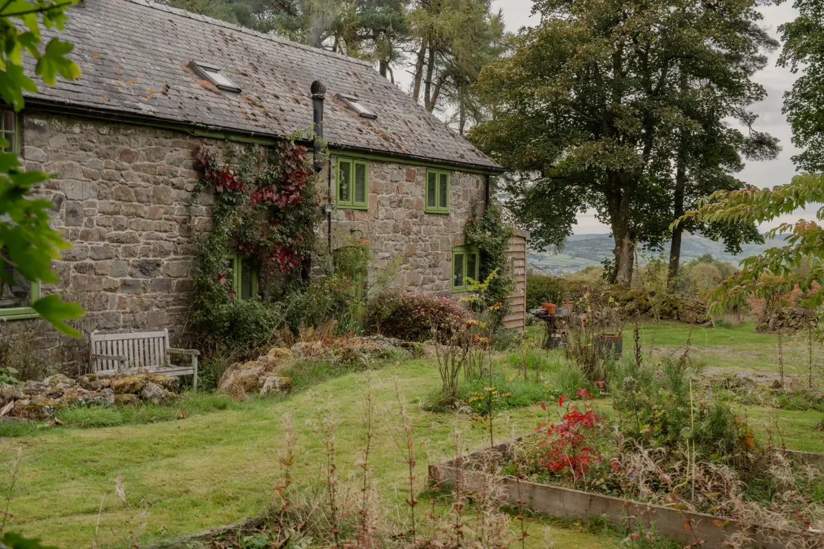 A Restored Welsh Longhouse Where Centuries of Craft Meet Contemporary Calm 22 historic-farmhouse-wales7